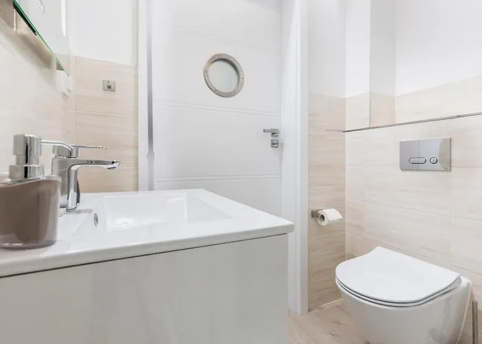 Premium Lissa By Renters *